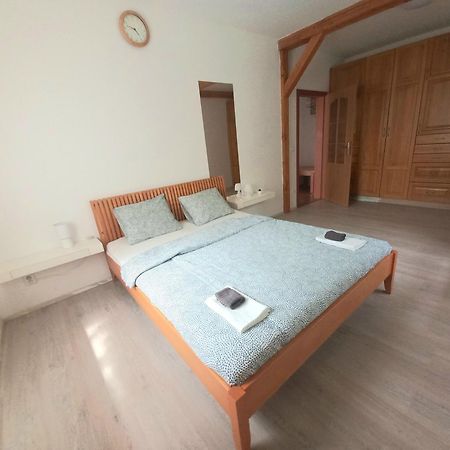 Apartmany Kocanda Jesenice  Chambre photo